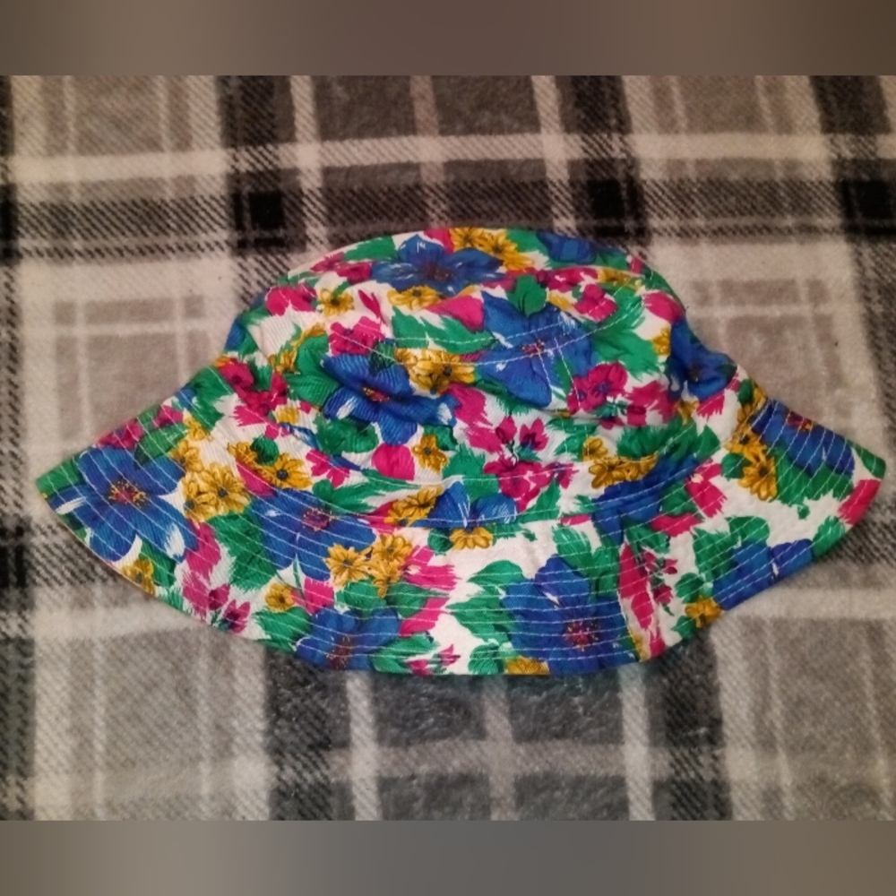 Paris | Floral Bucket Hat in Bright Colors Pink/ Blue/ Yellow